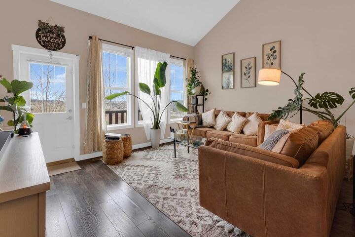 Property Photo: 28 Heritage Drive 17 AB T4G 0J8