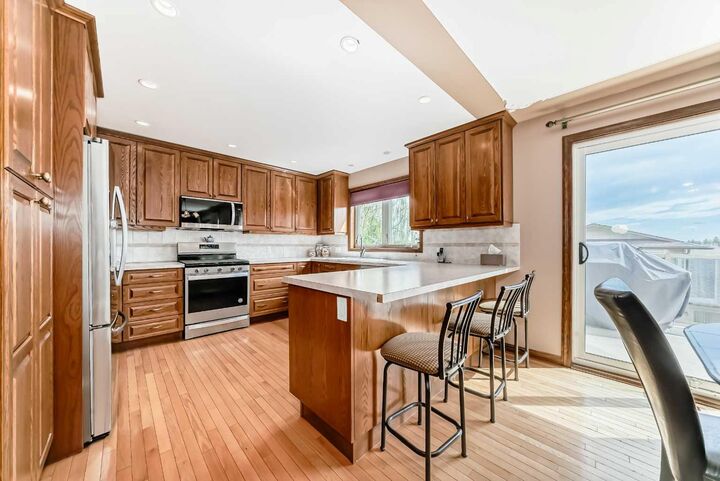Property Photo: 71 Edenwold Place NW AB T3A 3T8