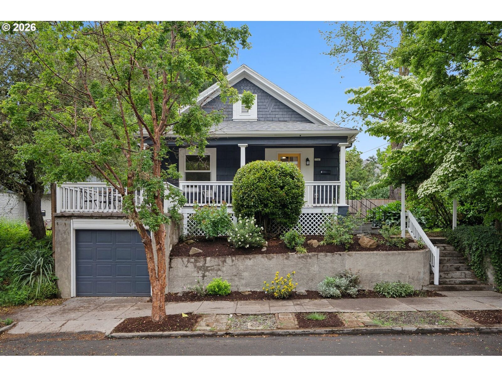 Property Photo:  2345 SE Clinton St  OR 97202 