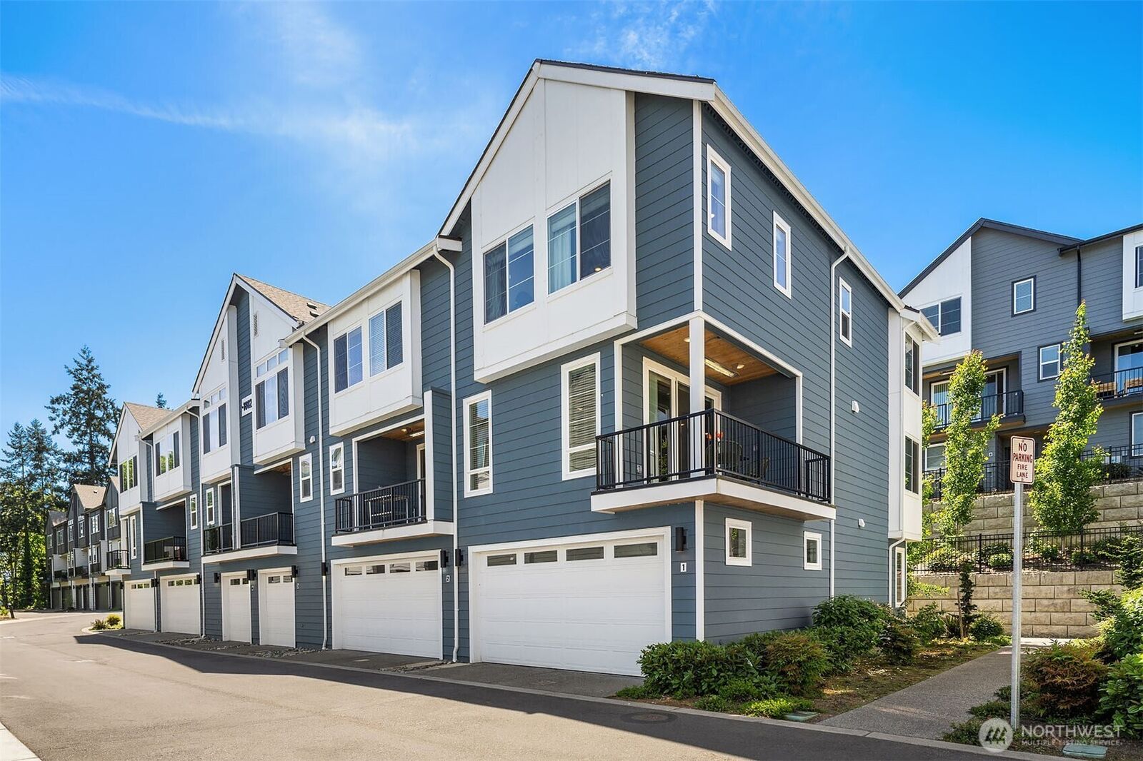 Property Photo:  18829  67th Drive NE 1  WA 98028 