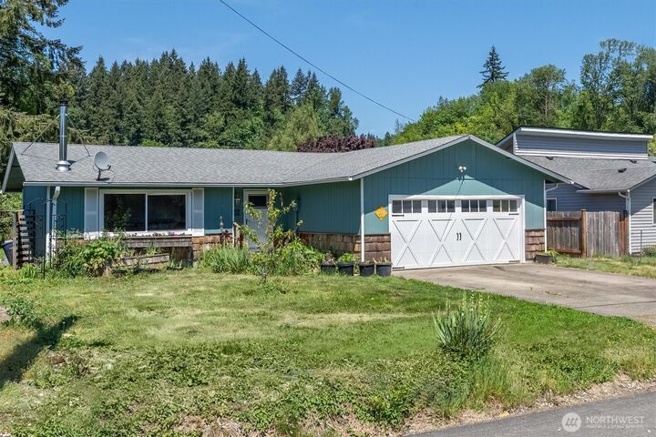 Property Photo:  155 N Maple Street  WA 98626 