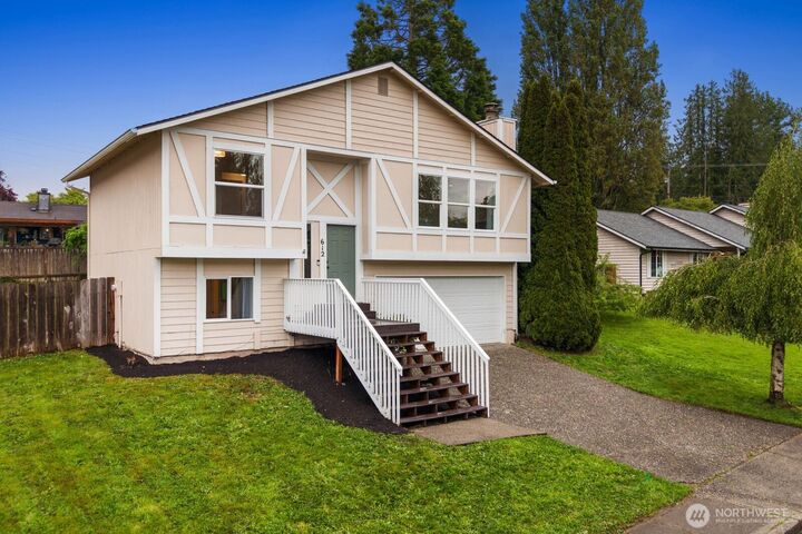 Property Photo:  612  19th Street  WA 98290 