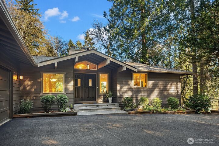 Property Photo:  2836  241st Avenue SE  WA 98075 