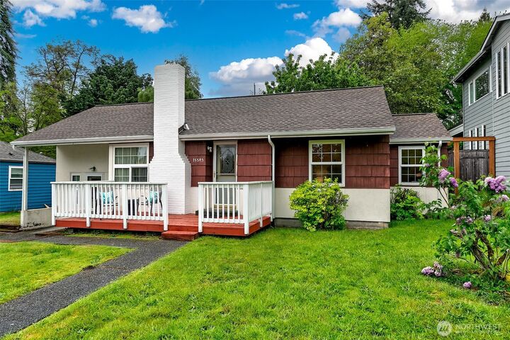 Property Photo:  15545  8th Avenue NE  WA 98155 
