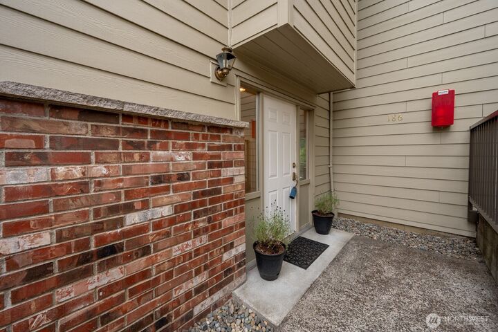 Property Photo:  220 SW 200th Street 186  WA 98166 