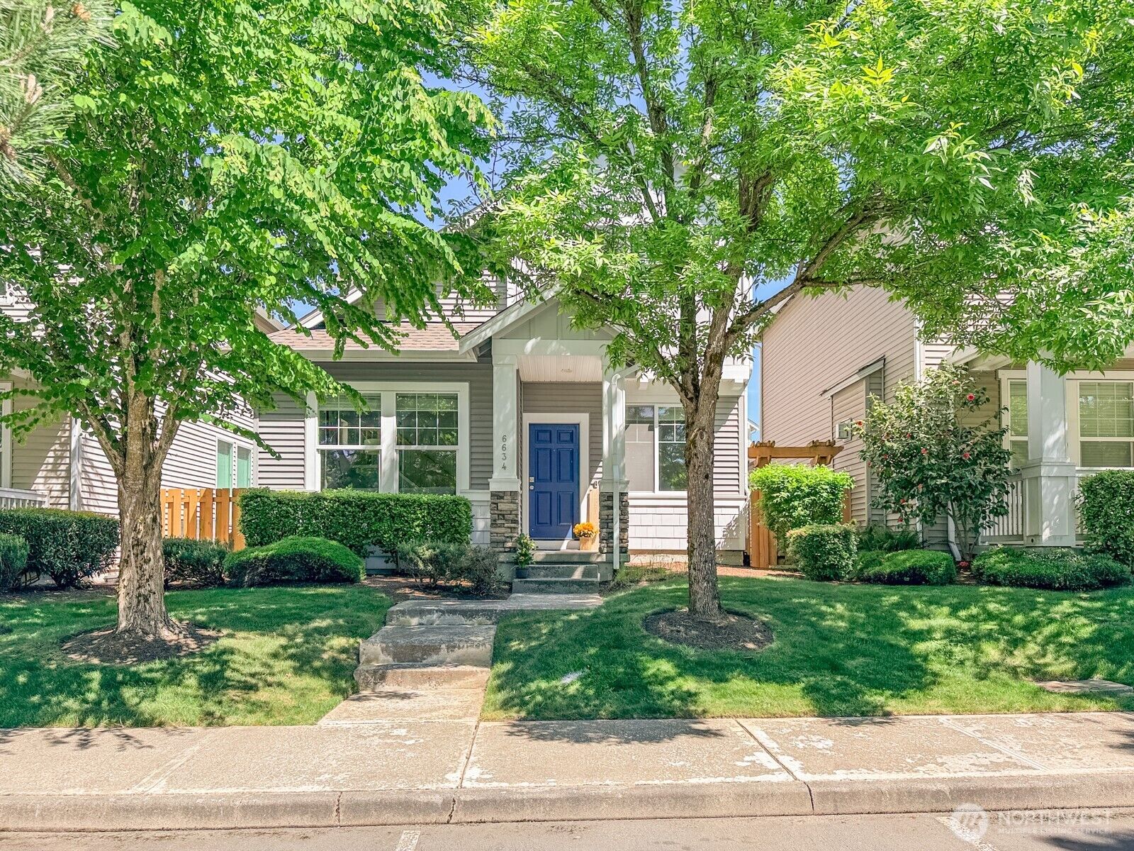 Property Photo:  6634  Francis Avenue SE 97  WA 98092 