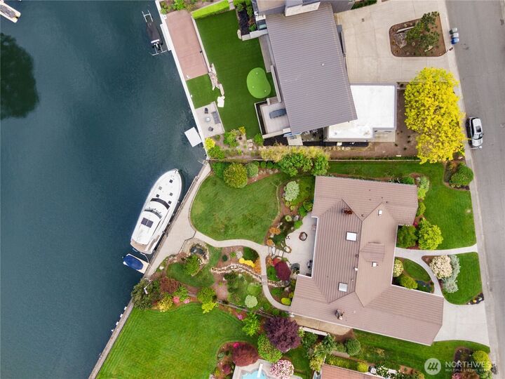 Property Photo:  87  Cascade Key  WA 98006 