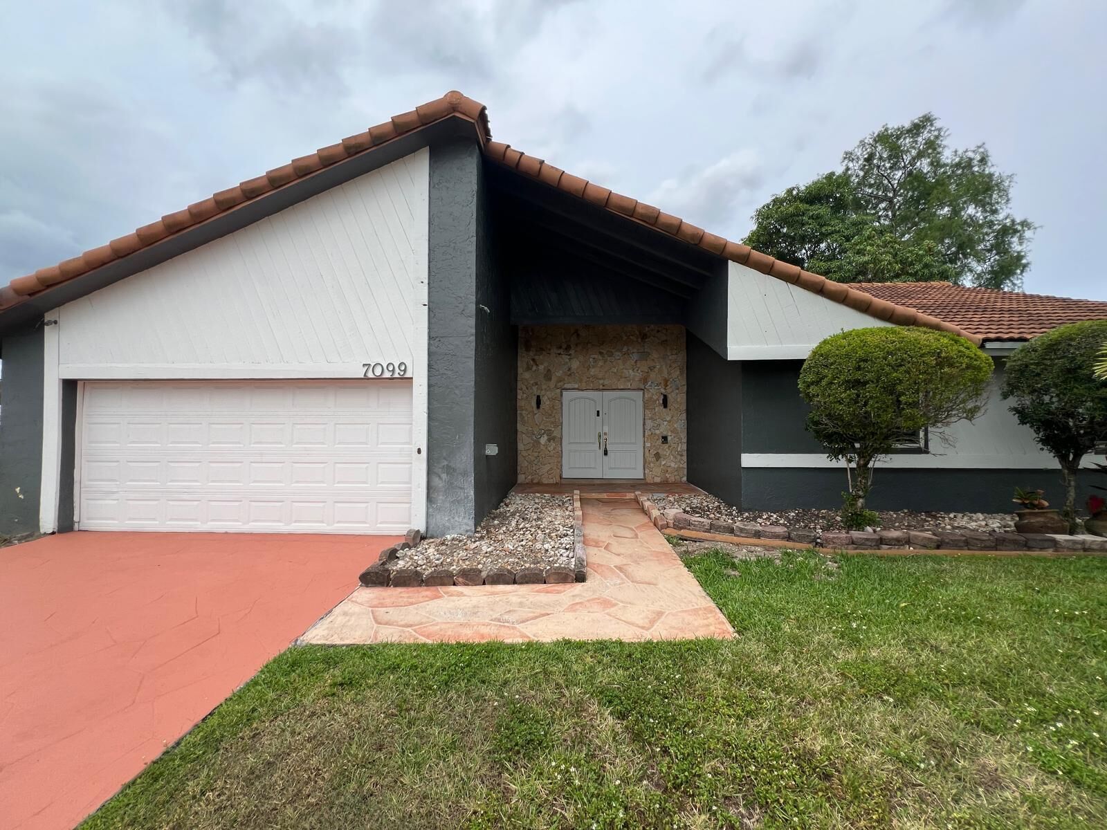 Property Photo: 7099 NW 48th Court FL 33319