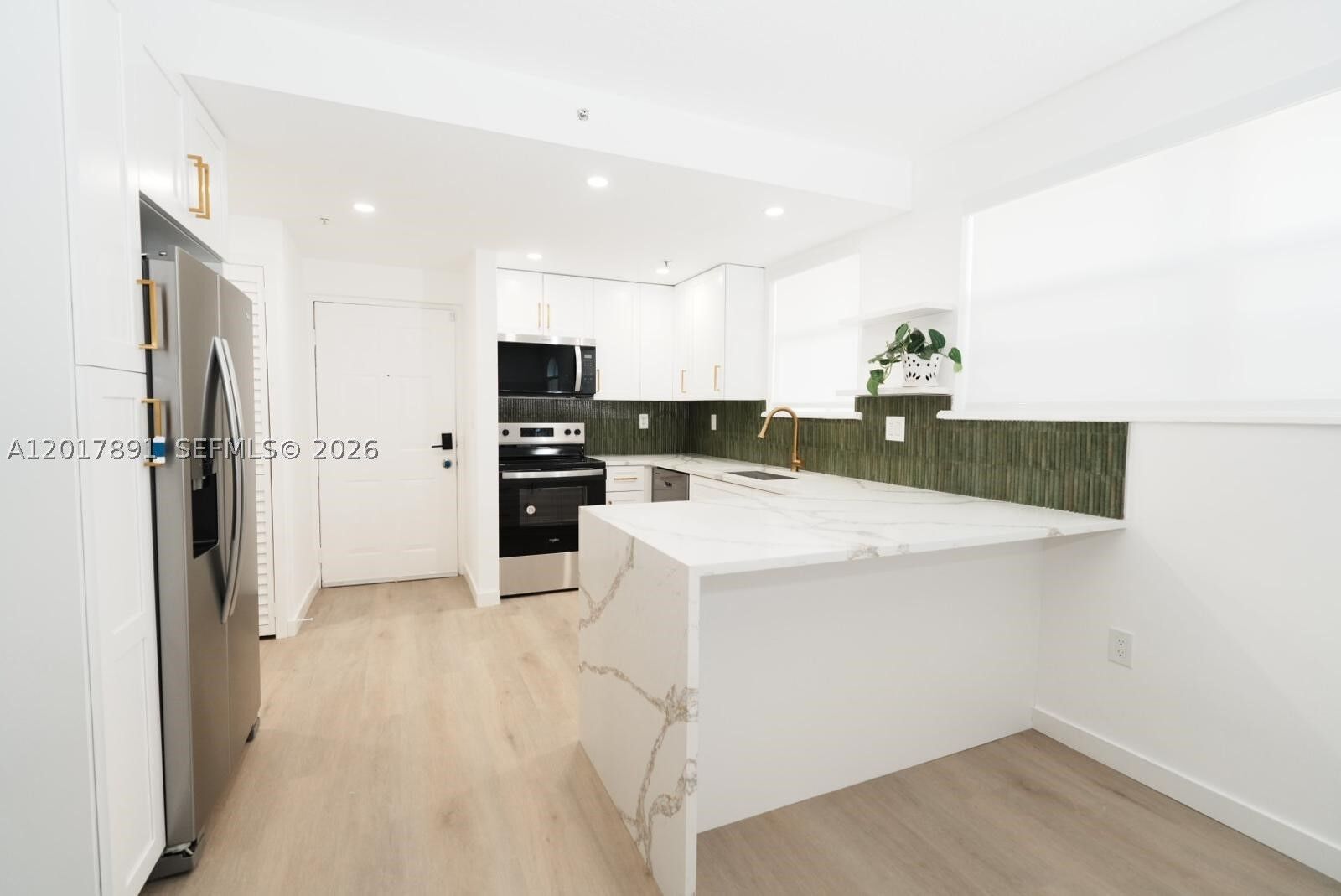 Property Photo:  3052 SW 27th Ave 102  FL 33133 