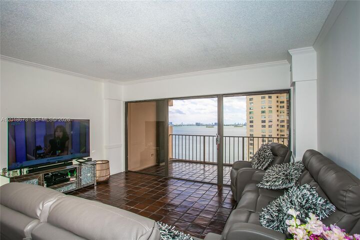 Property Photo: 1800 NE 114th St 1207 FL 33181