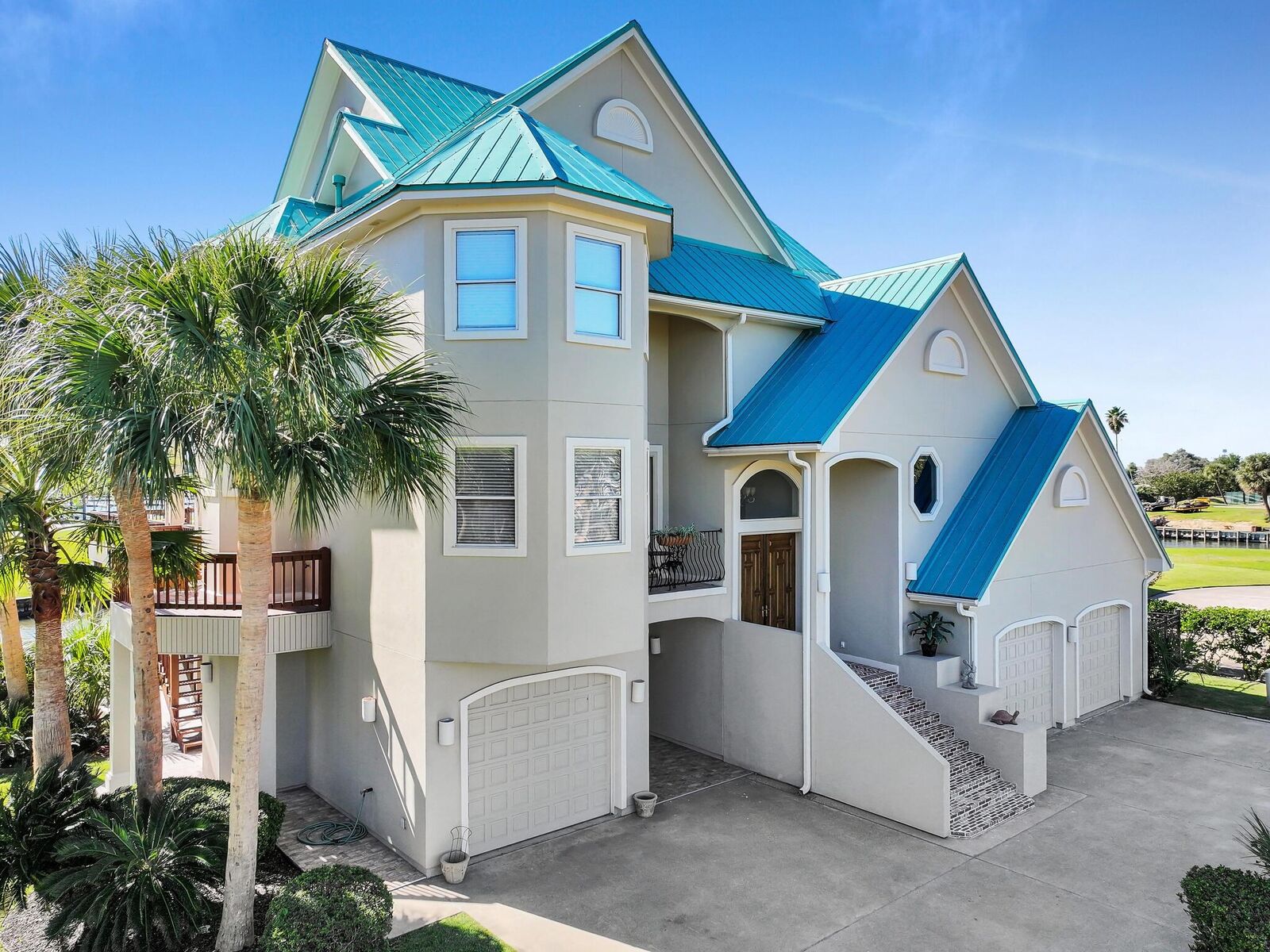 Property Photo:  425 Island Way  TX 77640 