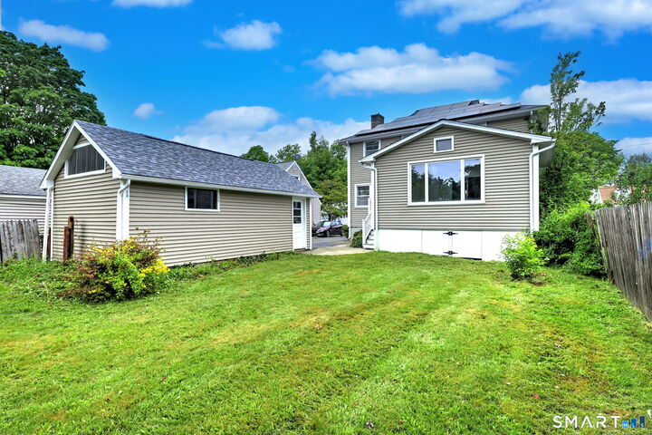 Property Photo: 632 Sedgewick Avenue CT 06615