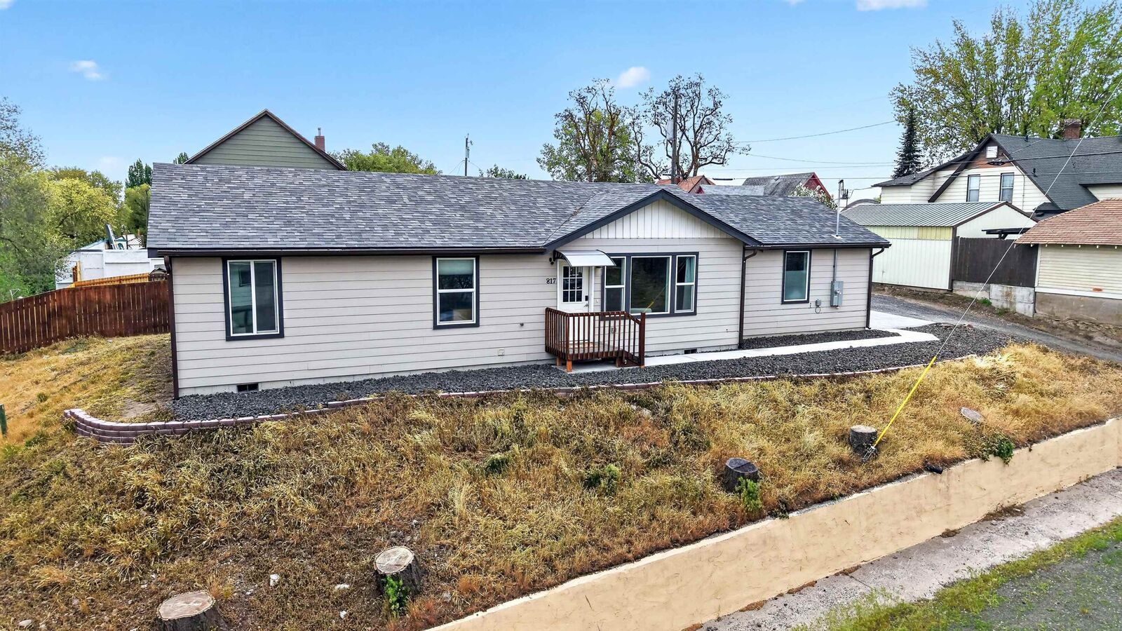 Property Photo:  817 Park St  WA 99122 
