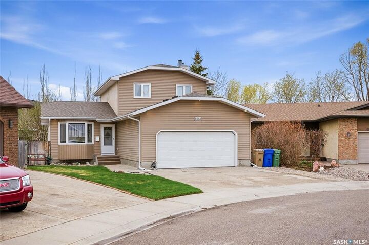 Property Photo:  6962 Maple Brook Crescent  SK S4X 4J3 