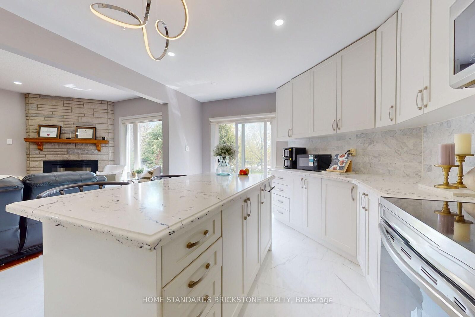 Property Photo: 65 Springer Drive S ON L4C 0G3