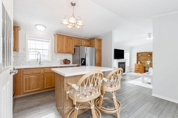 Property Photo: 89 Georgian Glen Drive ON L9Z 1K8