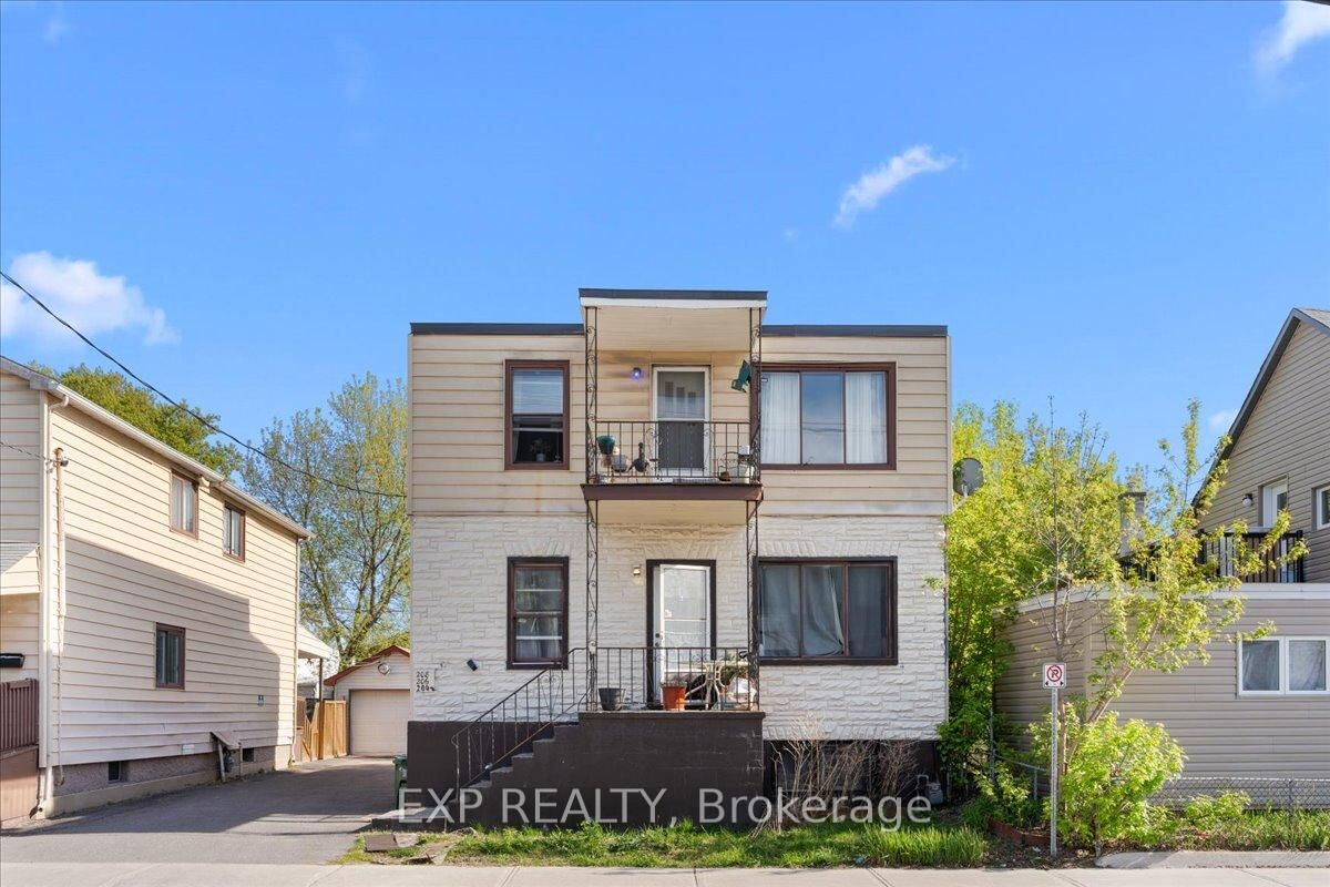 Property Photo: 208 Montfort Street ON K1L 5P4