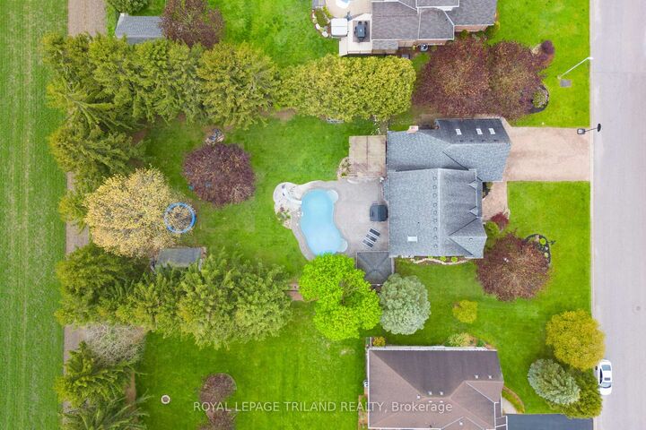 Property Photo: 148 Salisbury Drive ON N0M 1P0