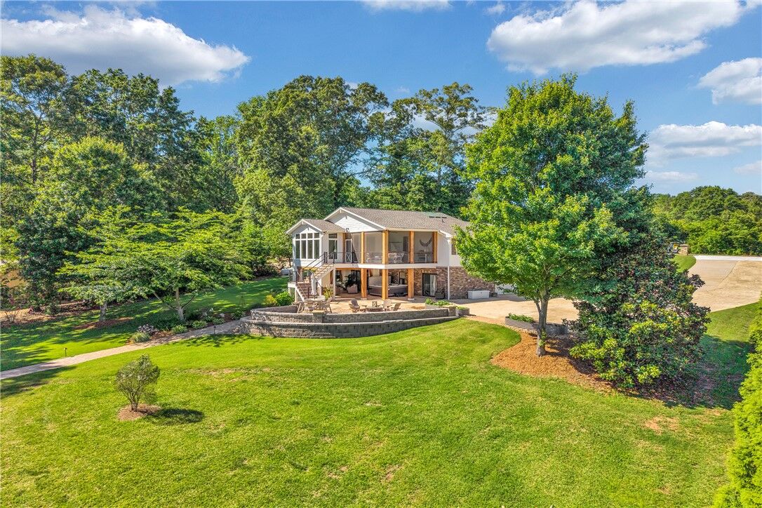 Property Photo:  105 Meadowcrest Drive  SC 29672 