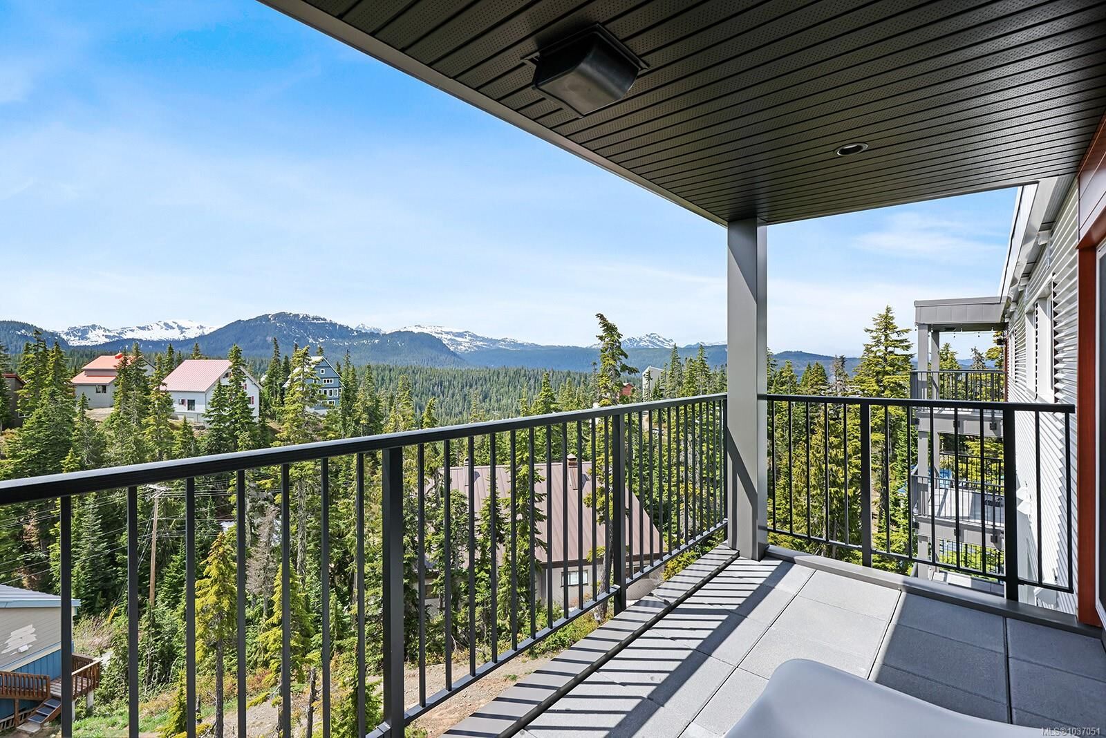 Property Photo: 695 Castle Crag Cres #303 BC V9J 1L0