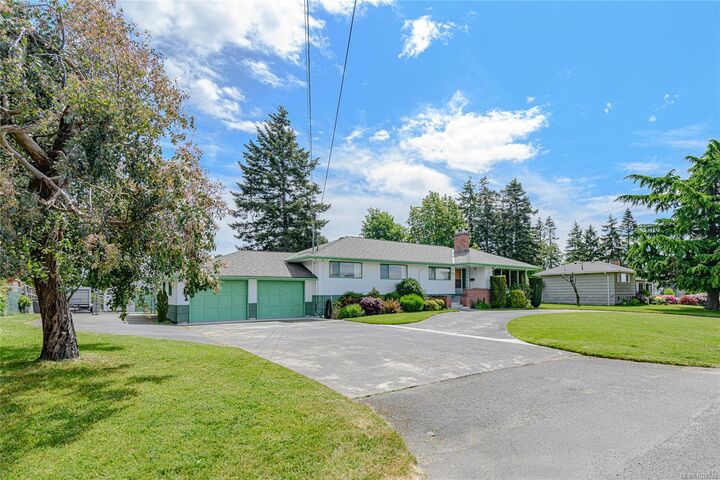 Property Photo: 3785 Raymond St S BC V8Z 4K2