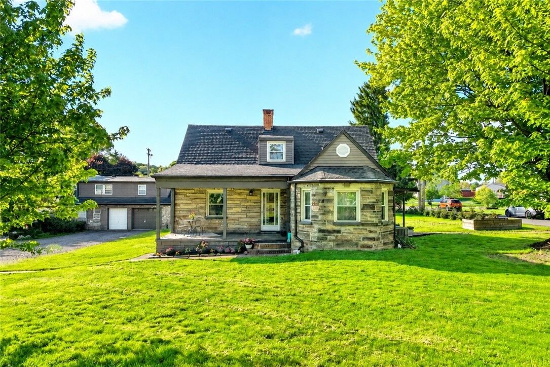 Property Photo: 1260 Harvey Run Rd PA 15042