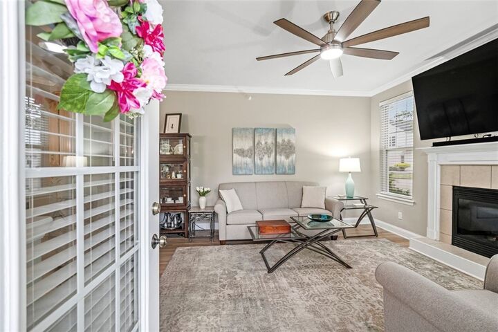 Property Photo:  234 Adams Pointe Blvd. 10  PA 16046 