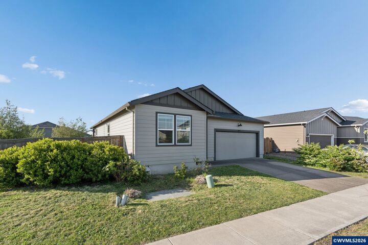 Property Photo:  4841 Skylab Av NE  OR 97305 