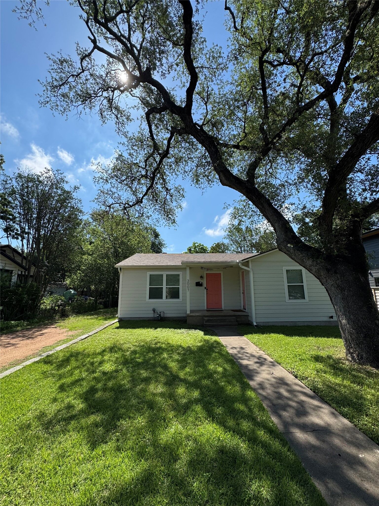Property Photo:  3007 French Place  TX 78722 