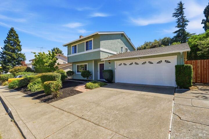 Property Photo: 208 Essex Way CA 94510