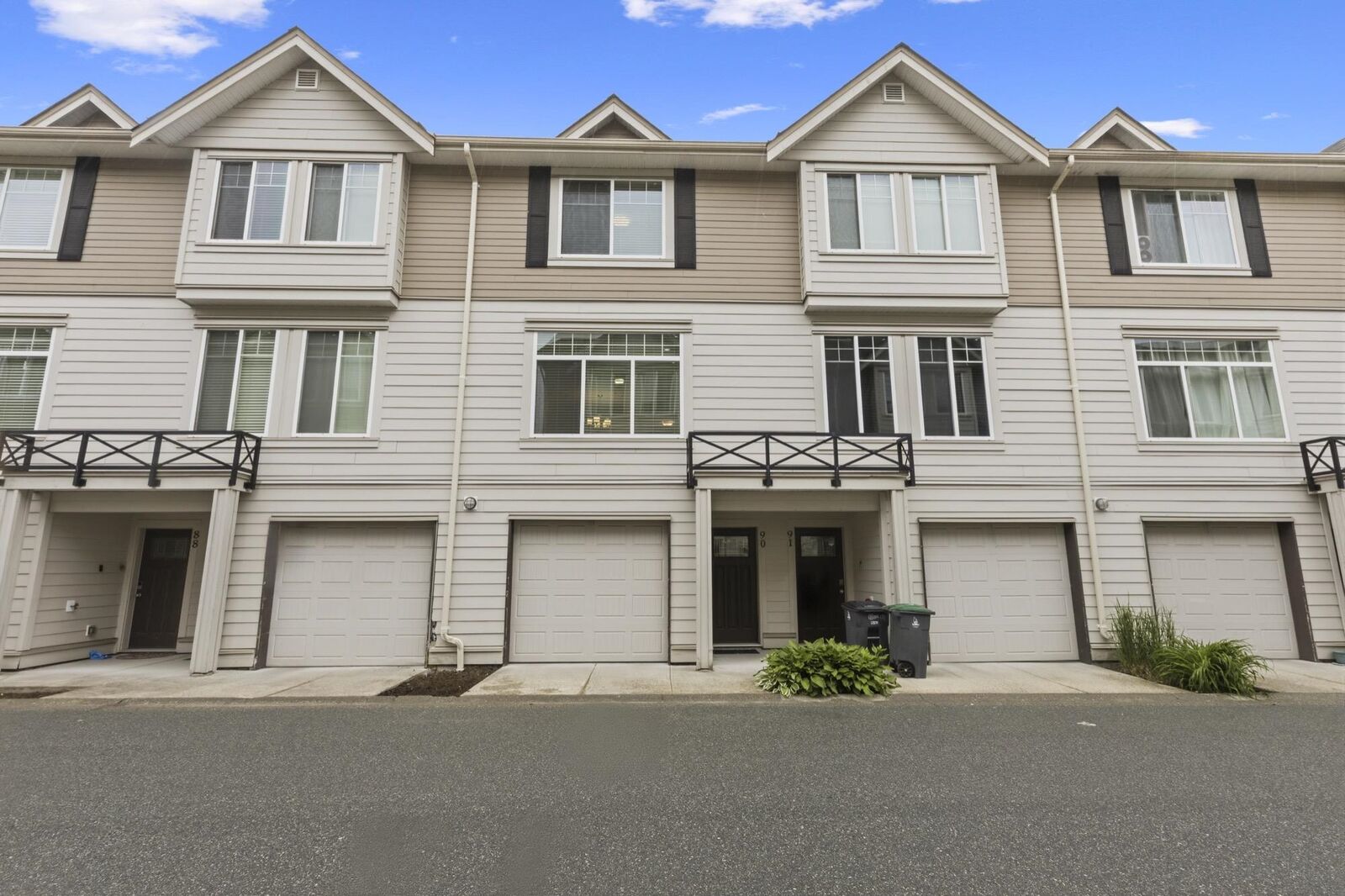 Property Photo:  15399 Guildford Drive 90  BC V3R 7C9 