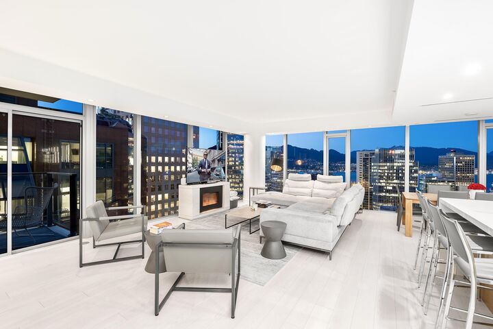 Property Photo: 667 Howe Street 2902 BC V6C 0B5