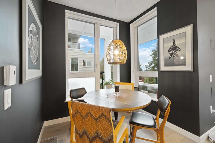 Property Photo:  2137 Chesterfield Avenue 403  BC V7M 2P7 