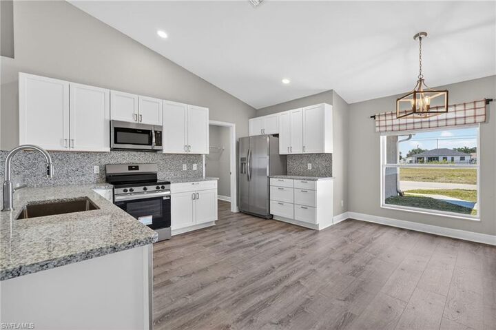 Property Photo: 409 NE 25th Ter FL 33909