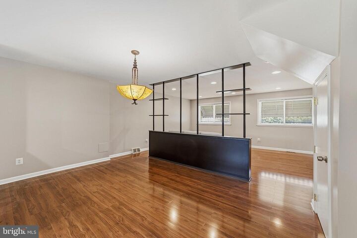 Property Photo:  1135 W Thompson Street  PA 19122 
