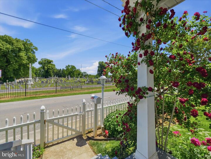 Property Photo:  427 E Congress Street  WV 25414 