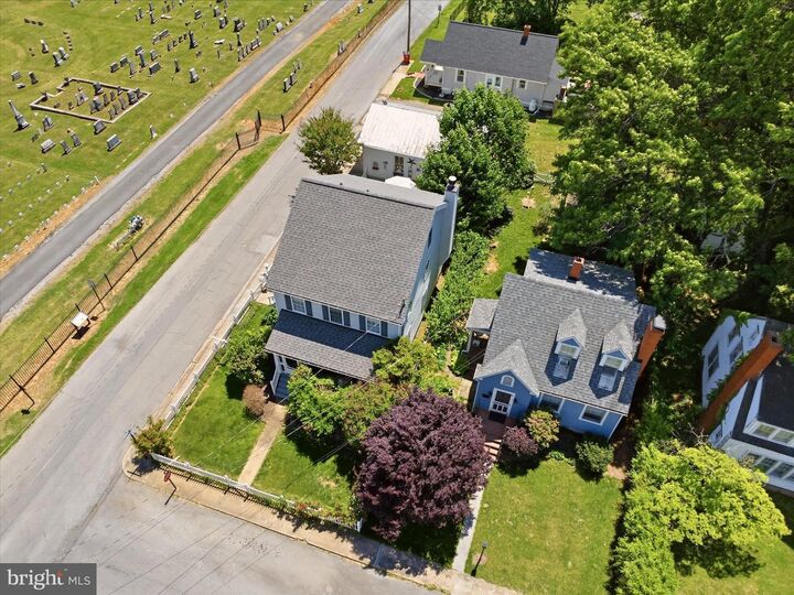 Property Photo: 427 E Congress Street WV 25414