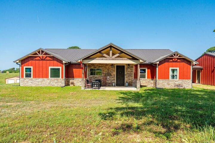 Property Photo: 233 Cornbridge Lake Road AR 71852