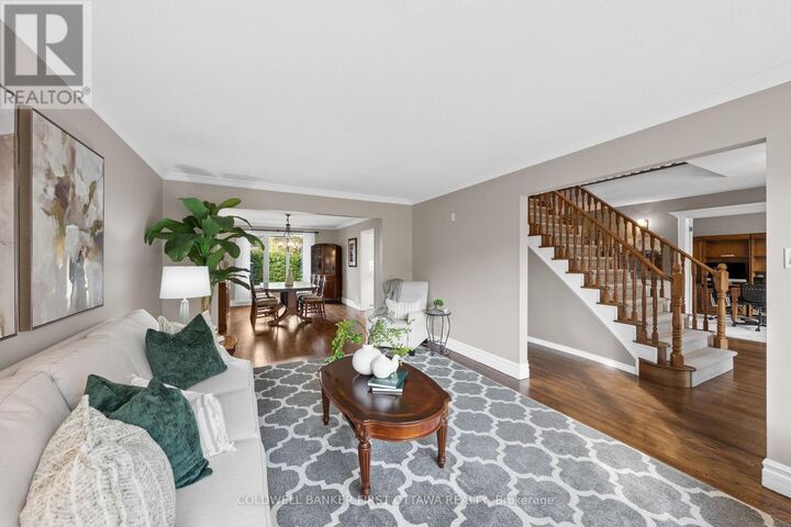 Property Photo:  42 Hampel Crescent  ON K2S 1E4 