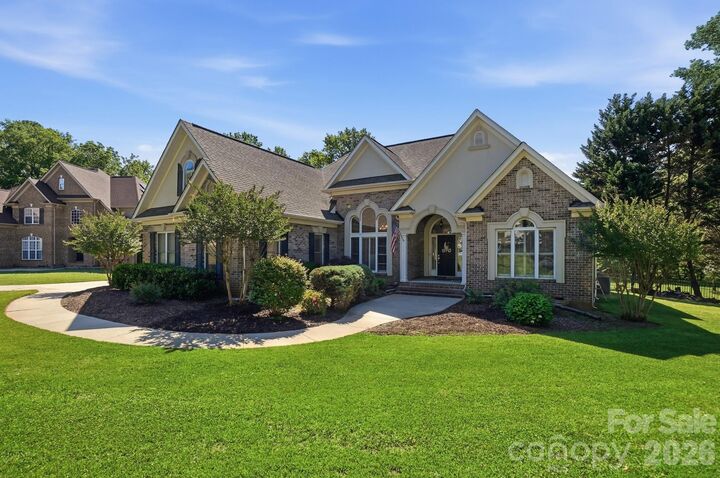 Property Photo:  2066 Applebrook Drive  NC 28110 