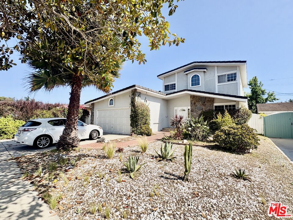 Property Photo:  7428 W 81st St  CA 90045 