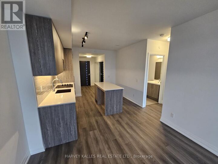 Property Photo:  286 Main Street 2605  ON M4C 0B3 