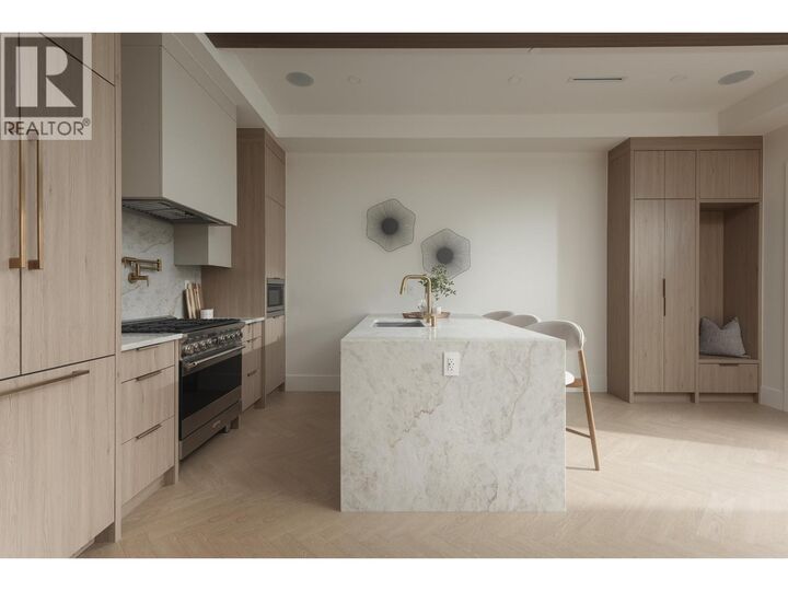 Property Photo:  3391 Victoria Drive 2  BC V5N 4M3 