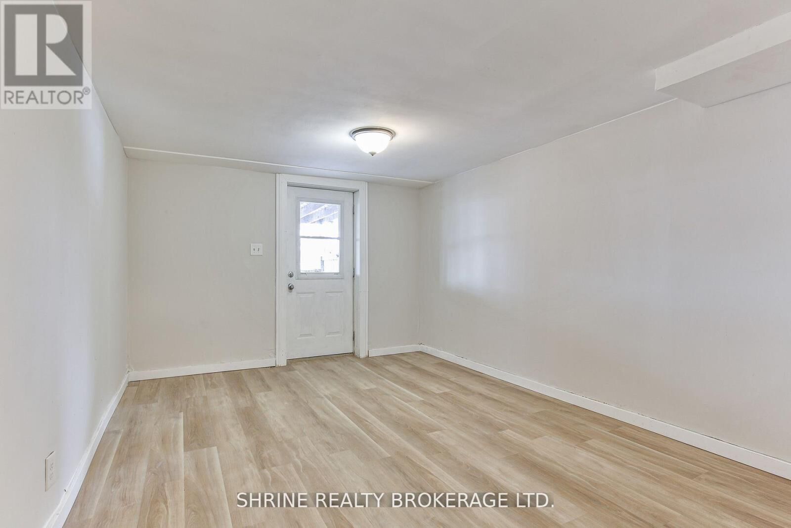 Property Photo: 13 Sterling Street 1 ON N5Y 1Y4