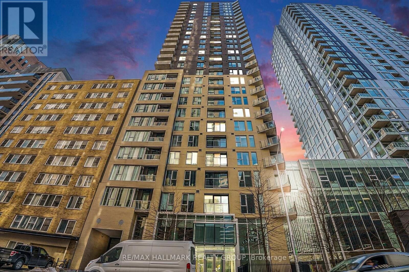Property Photo:  40 Nepean Street 1502  ON K2P 0X5 