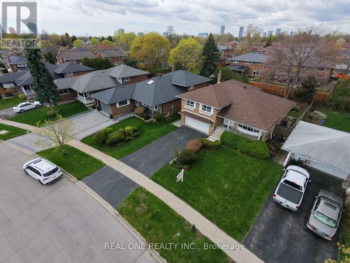 Property Photo: 22 Kenmanor Boulevard ON M1W 1R7