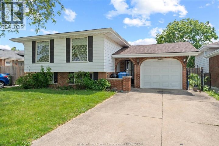 Property Photo:  10575 Mulberry Drive  ON N8R 1H7 