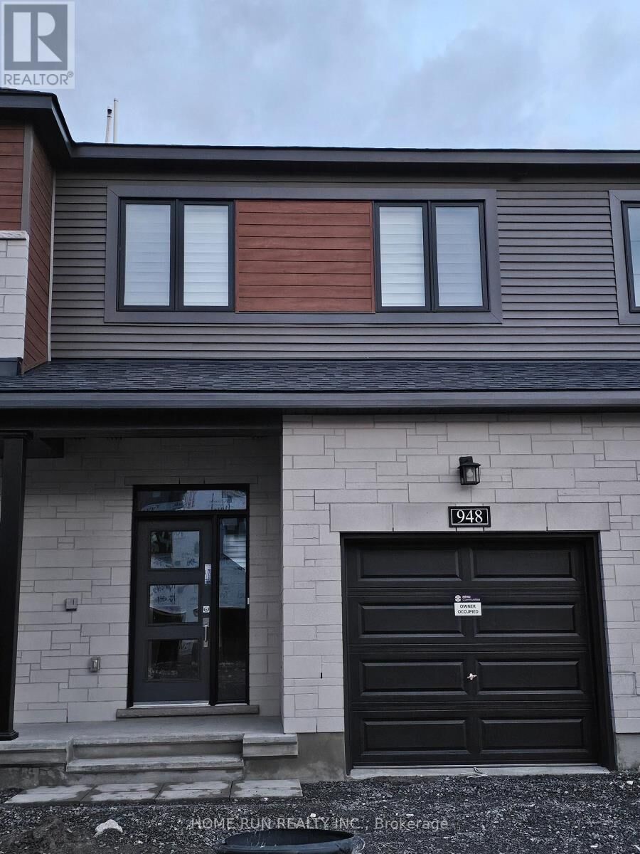 Property Photo:  948 Eileen Vollick Crescent  ON K2W 0M7 