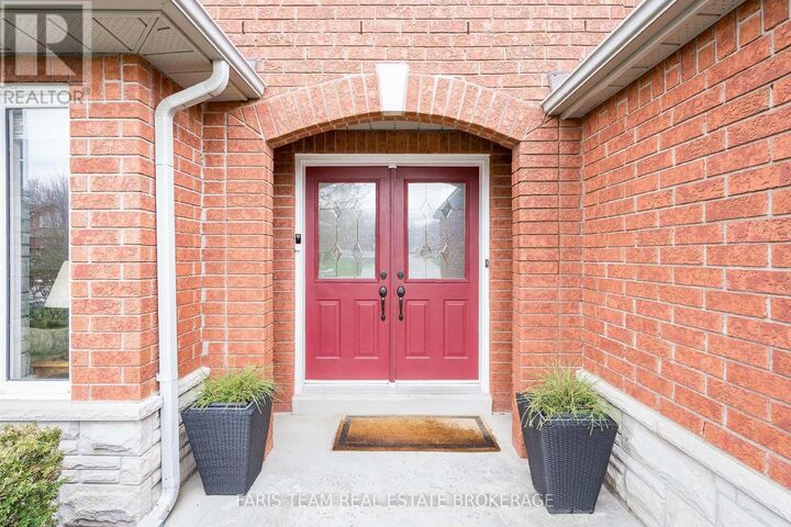 Property Photo: 14 Bluewater Trail ON L4N 0G8