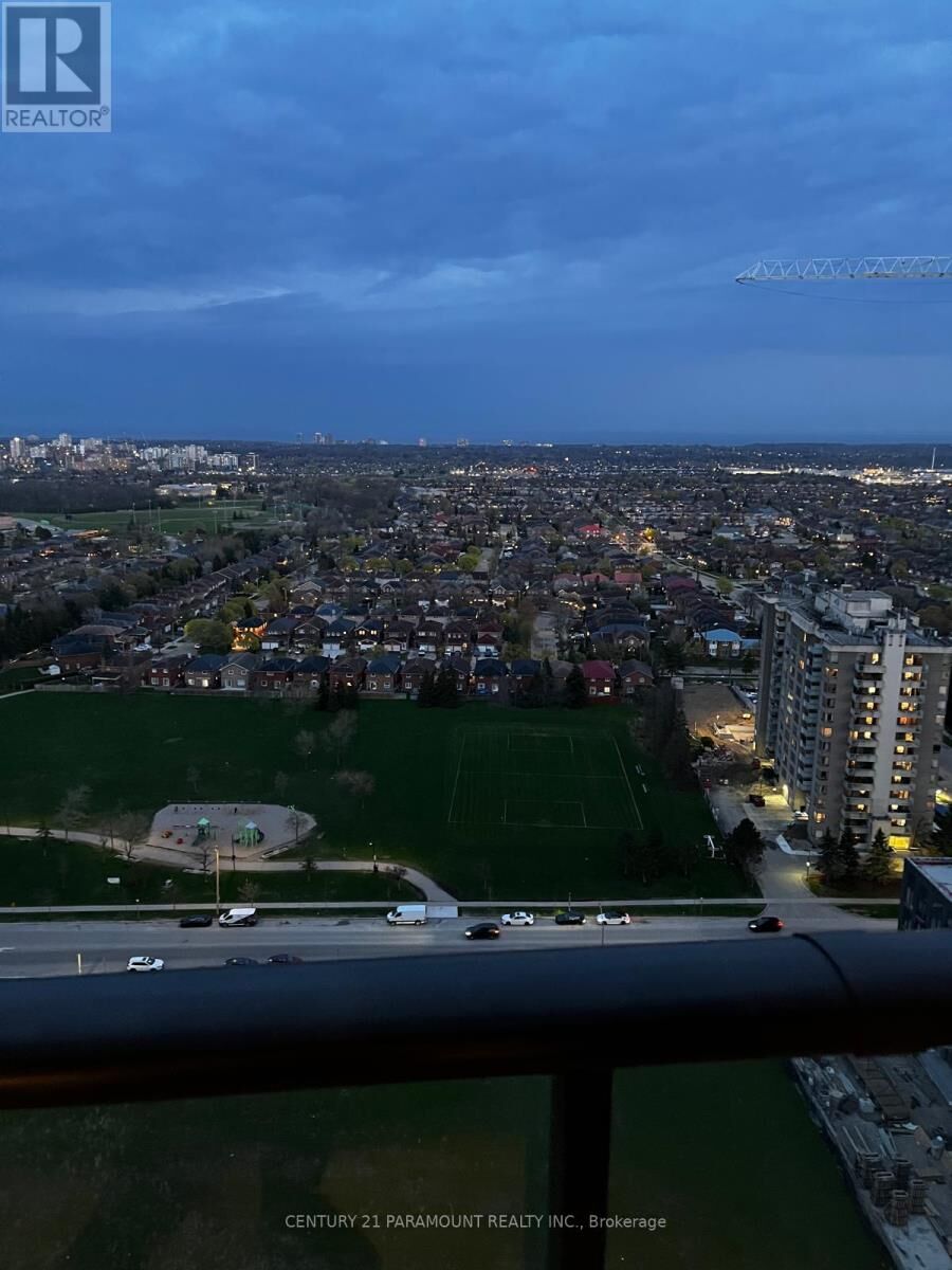 Property Photo: 448 Burnhamthorpe Road West 2209 ON L5B 0R4